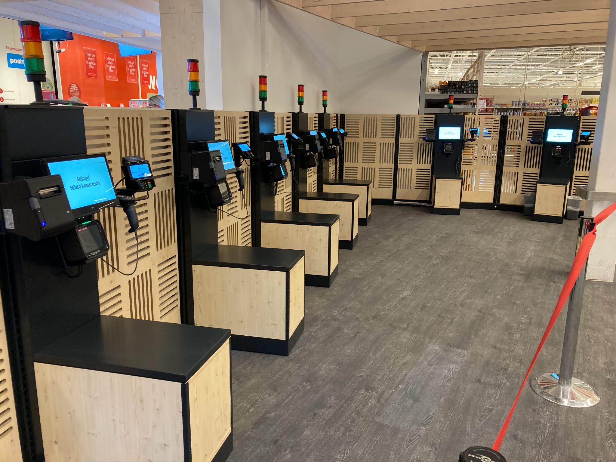 Self-checkouts and digital queuing - ITAB