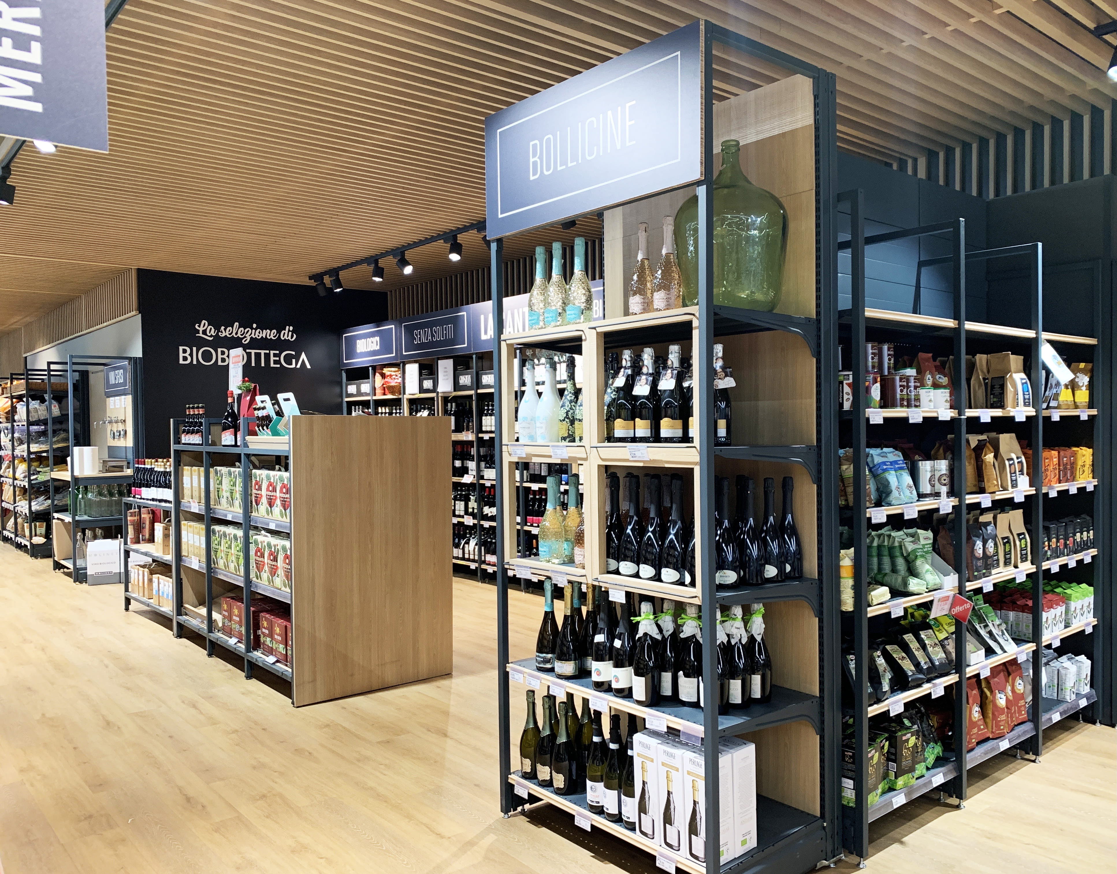 Professional solution design for retail_Shelving for supermarket grocery store_BIOBOTTEGA_AOSTA_ITALY